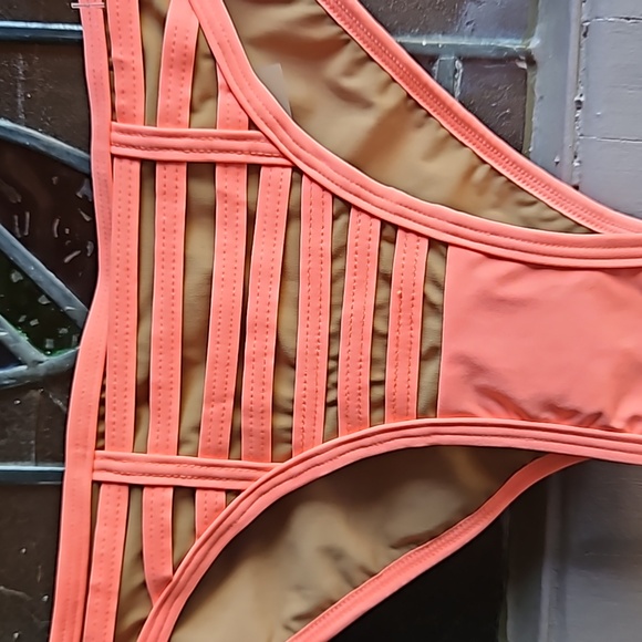 NWT Beach Bunny Hard Summer Skimpy Bottom - Picture 5 of 9